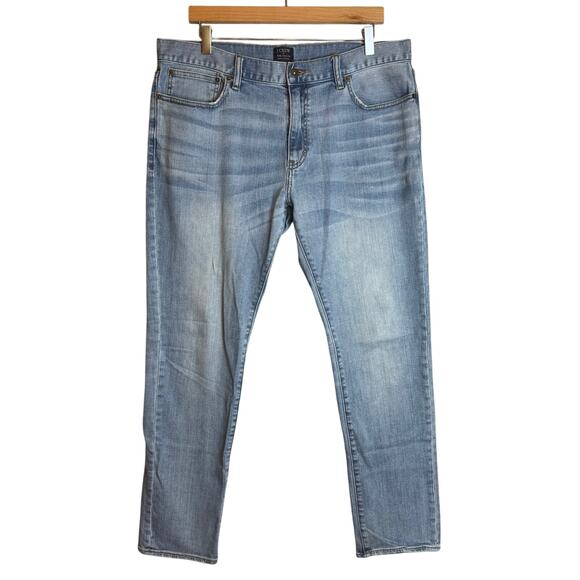 J.Crew Jeans Mens Sz 36 32 Driggs Relaxed Straight Leg Preppy Denim Light Wash - Picture 1 of 12